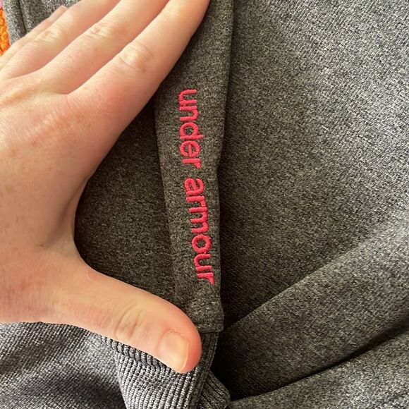 WOMENS LARGE UNDER ARMOUR HOODIE - Picture 4 of 4